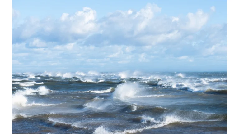 Między sezonami – jakie „sekretne” miejsca odkryć w Łebie poza latem
