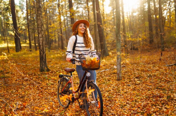 Jesienne przejażdżki rowerowe w Łebie – odkryj Bałtyk na dwóch kołach